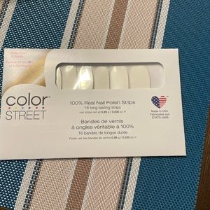 ColorStreet - Swiss and Tell